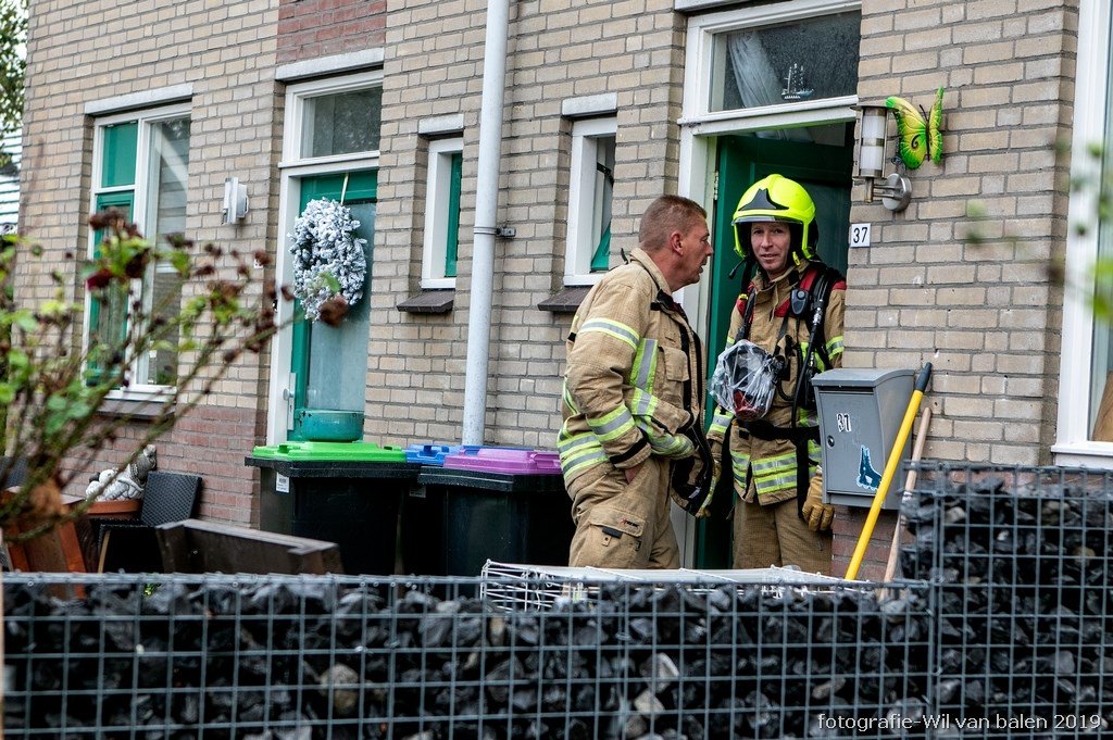 Brandweer rukt uit voor woningbrand in Abbenbroek -..