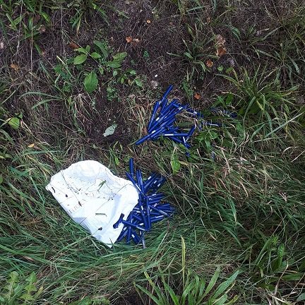 Politie zoekt dumper van injectiepennen en -naalden..