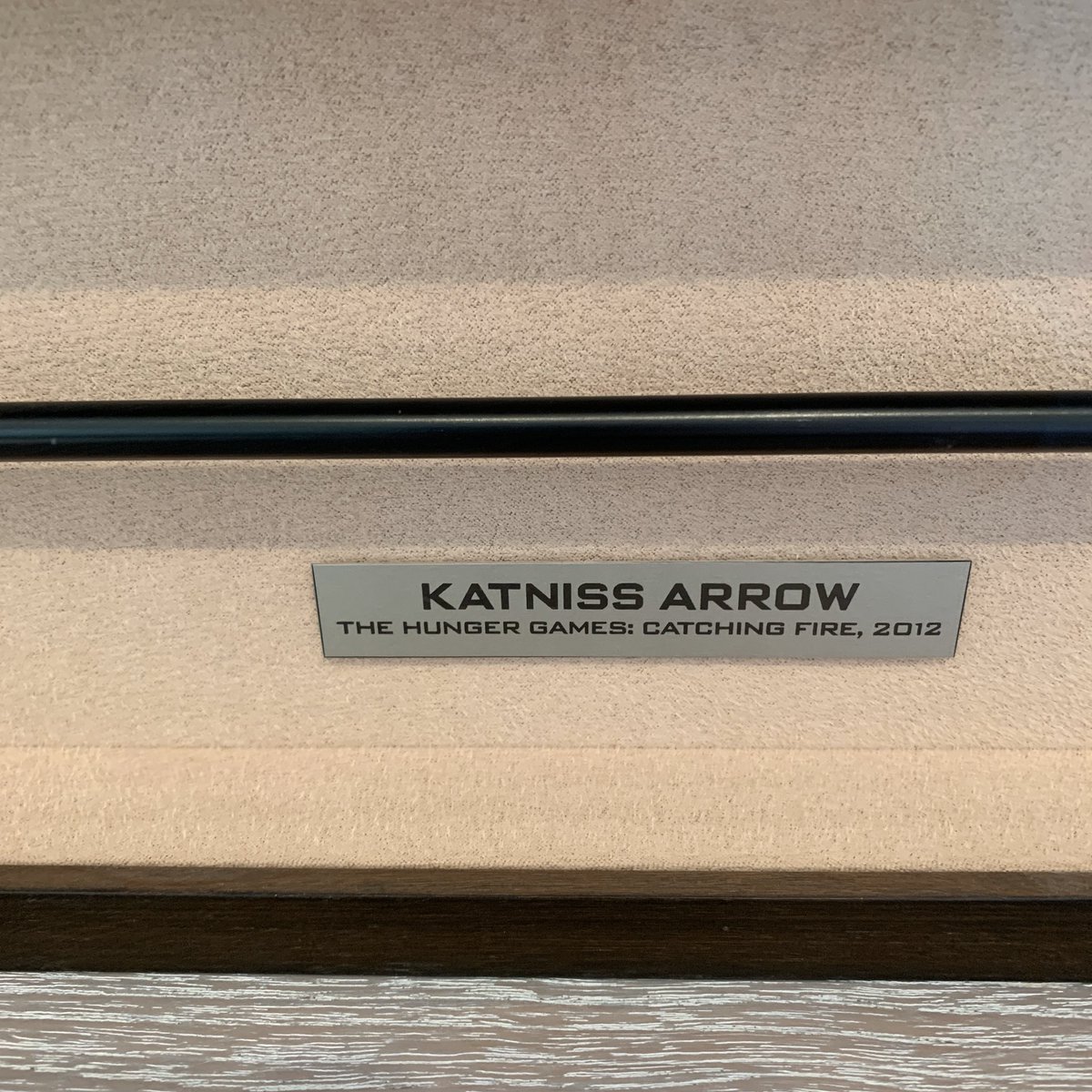 När man har möte i LA på kontoret som har Katniss pil i sin ägo. 😎 #HungerGames #PictureStart 