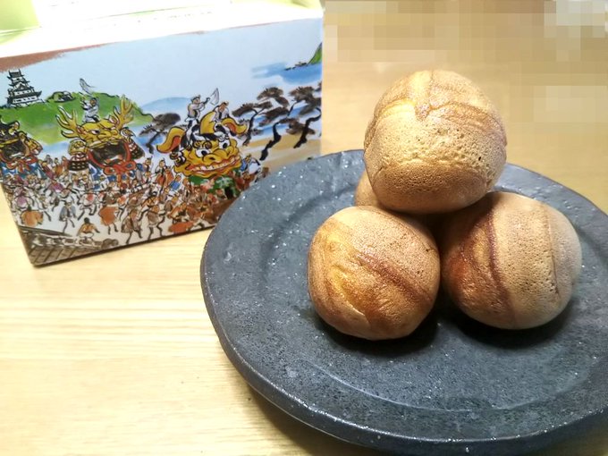 【唐津土産】大原老舗「松露饅頭」薄いカステラ生地の中にほどよい甘さのこし餡が入っています。唐津を代表する和菓子。『ユーリ 【唐津土産】大原老舗「松露饅頭」薄いカステラ生地の中にほどよい甘さのこし餡が入っています。唐津を代表する和菓子。『ユーリ