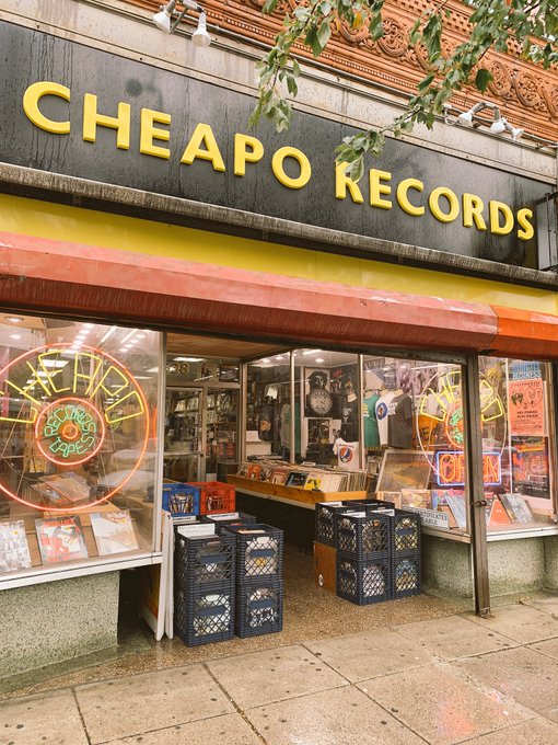 中心街から少し離れたボストンのレコードショップ。カセット安かった。店員も観光地と違ってぶっきらぼうなのがなんか良かった。