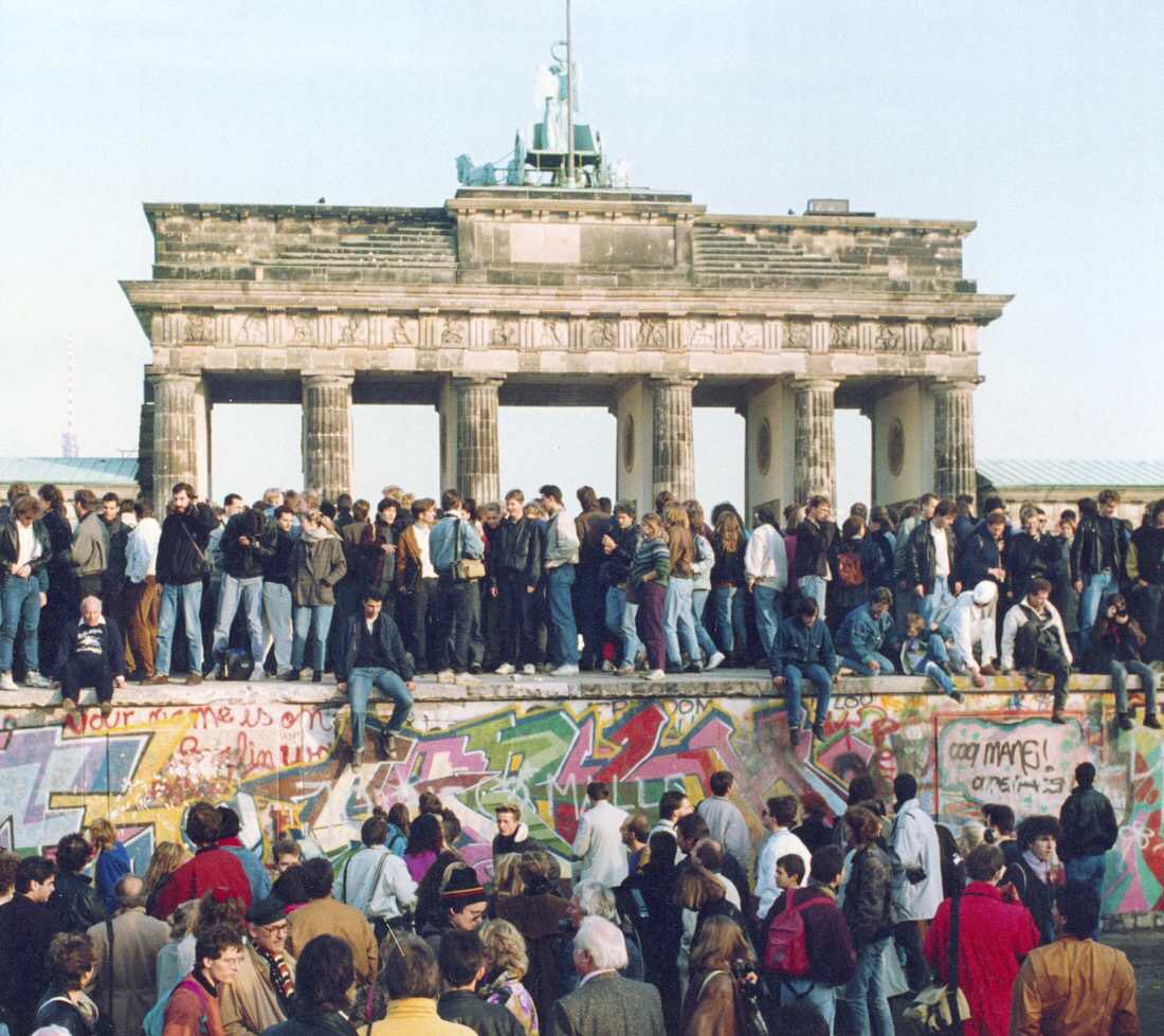 30 år sedan Berlinmurens fall. Viktig dag att minnas. 