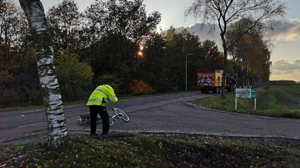 Fietser overleden na aanrijding met tractor..