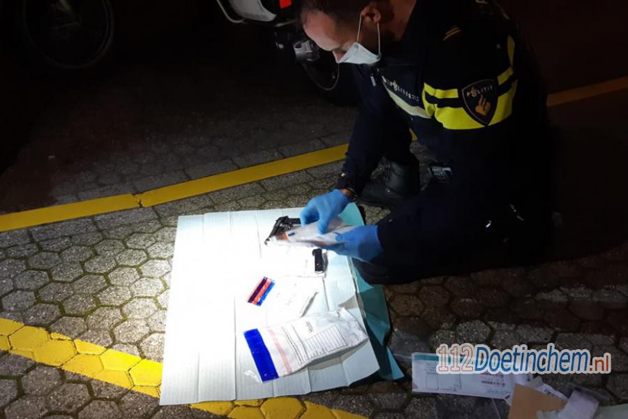 Politie vindt vuurwapen tijdens verkeerscontrole in #Doetinchem. 112Doetinchem.