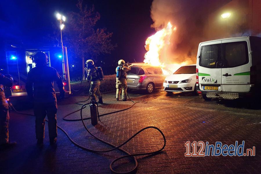 Twee auto's in #Leusden in lichterlaaie. 112 in Beeld.