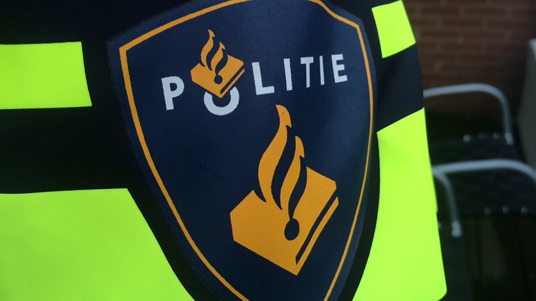 Emmenaar opgepakt voor straatroof in Groningen: De politie heeft een 24-jarige man uit Emmen aangehouden die wordt verdacht van betrokkenheid bij een straatroof in Groningen...