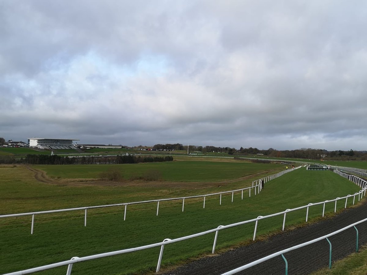 test Twitter Media - Dramatic skies before the first race @LimerickRaces today #ComeRacing https://t.co/dULfkyHFYF