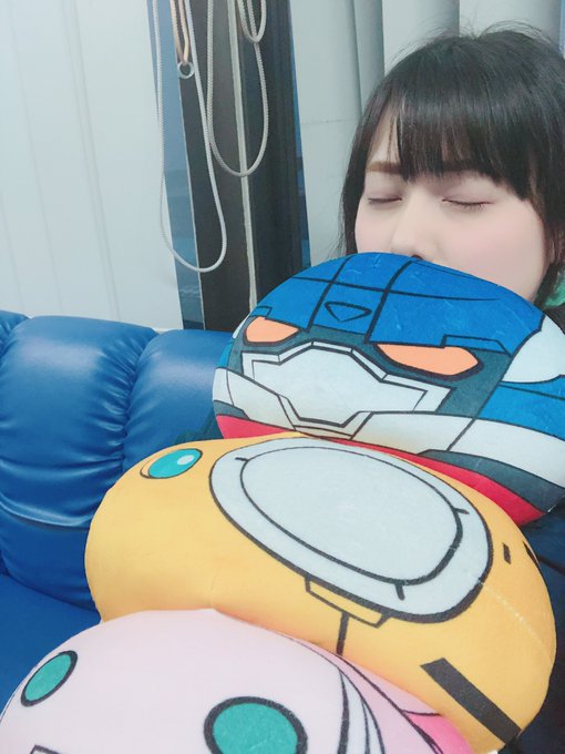 #今日はなんの日 #当日じゃないけど 2年前4月、この日はID-0のミニクッションに埋もれていた。まだこの頃は事務所引っ #今日はなんの日 #当日じゃないけど 2年前4月、この日はID-0のミニクッションに埋もれていた。まだこの頃は事務所引っ