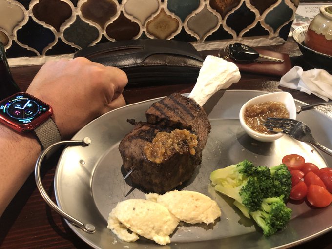 異世界食堂れぼる名物マンガ肉!の独り占め!このボリューム!(本来は二人前らしい)ウマスwwwwwww! 異世界食堂れぼる名物マンガ肉!の独り占め!このボリューム!(本来は二人前らしい)ウマスwwwwwww!