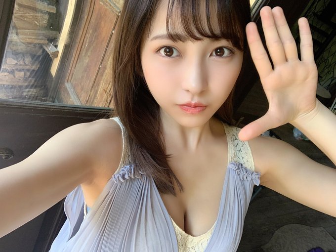 10/1(金)発売の #ヤングガンガン で表紙巻頭を飾らせていただきます🔥巻末の #ババババンビ の岸みゆと #ゼロイチ 10/1(金)発売の #ヤングガンガン で表紙巻頭を飾らせていただきます🔥巻末の #ババババンビ の岸みゆと #ゼロイチ