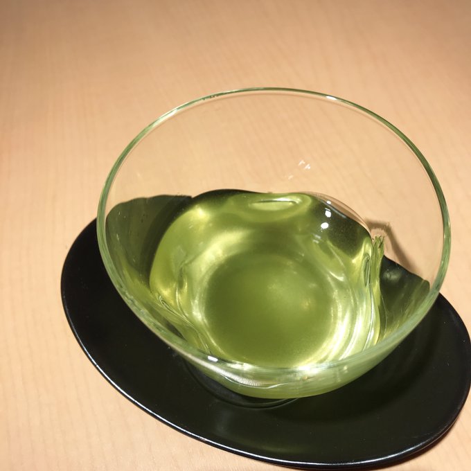 氷3個分でございますので、グラスに注ぎましてもわずかな量でございますが、じんわりと溶け出した旨味は、お湯で淹れた時とはま 氷3個分でございますので、グラスに注ぎましてもわずかな量でございますが、じんわりと溶け出した旨味は、お湯で淹れた時とはま
