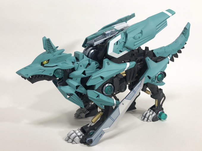 ハンターウルフHKWS23基のハイパワーブースターと1対のショートブレードを装備した高速戦型のハンターウルフ。本能解放時 ハンターウルフHKWS23基のハイパワーブースターと1対のショートブレードを装備した高速戦型のハンターウルフ。本能解放時
