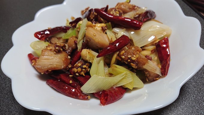辣子鶏(ラーズーチー)作りました٩( 'ω' )و 辛い!そしてうまい!味の調和による深みというよりはシンプルな味わいを 辣子鶏(ラーズーチー)作りました٩( 'ω' )و 辛い!そしてうまい!味の調和による深みというよりはシンプルな味わいを