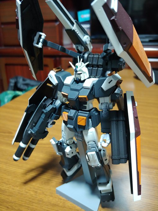 #ガンプラフルアーマーガンダム、サンダーボルト版の制作。まだバックパック完成してませんがw #ガンプラフルアーマーガンダム、サンダーボルト版の制作。まだバックパック完成してませんがw