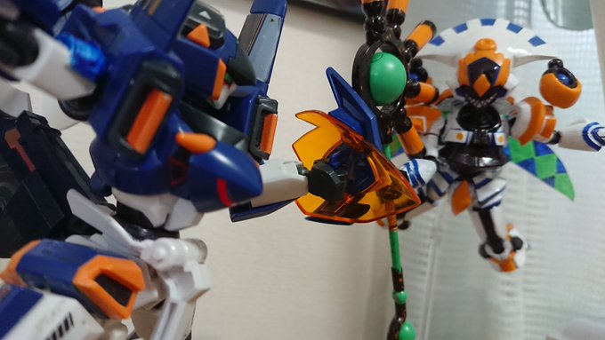 ダンボール戦機ファンは多分こんな構図に見覚えのある人多いと思う#ダンボール戦機 ダンボール戦機ファンは多分こんな構図に見覚えのある人多いと思う#ダンボール戦機