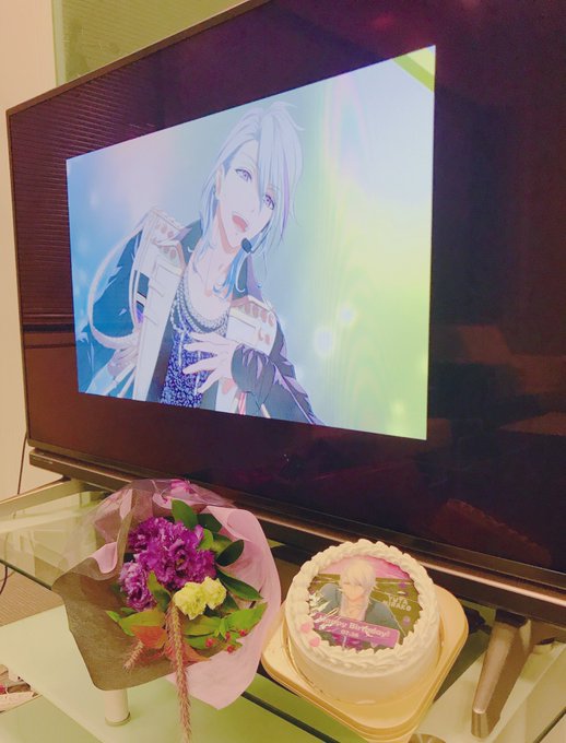 本日7月26日は自由奔放なアイドルヤンキーこと未良子裕太の誕生日。お祝い下さった皆様、ありがとうございました。スタッフた 本日7月26日は自由奔放なアイドルヤンキーこと未良子裕太の誕生日。お祝い下さった皆様、ありがとうございました。スタッフた