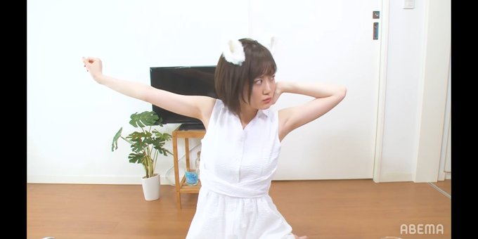 美月「う~ん、よく寝たぁ~あっ、ご主人様だ~!えっ?誰かって?昨日助けてくれた猫だよ。ほら、耳があるでしょ?」 美月「う~ん、よく寝たぁ~あっ、ご主人様だ~!えっ?誰かって?昨日助けてくれた猫だよ。ほら、耳があるでしょ?」