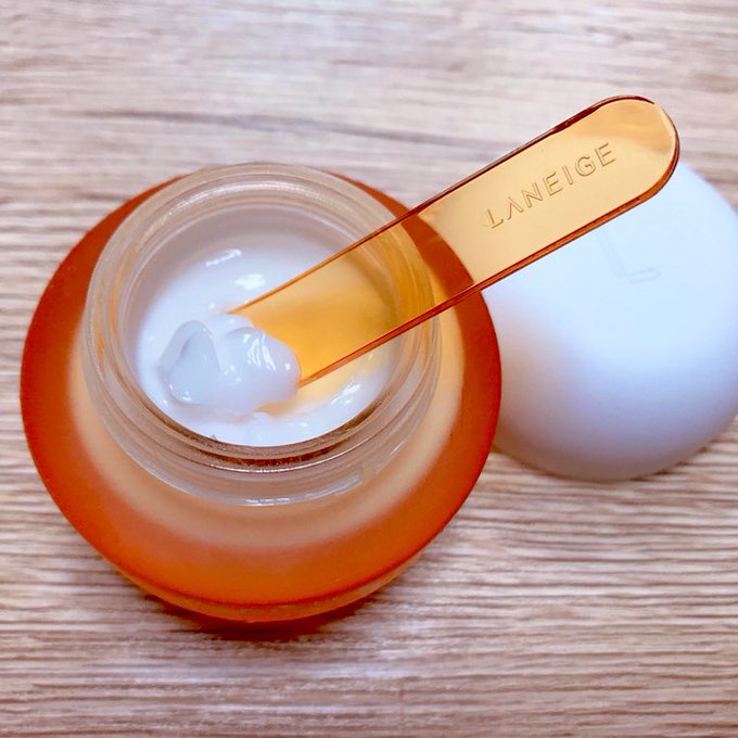 親愛なる #LANEIGE のラディアン-Cクリーム🍊こっくり濃厚クリームだから即効性があるようで使い始めてすぐ透明感が 親愛なる #LANEIGE のラディアン-Cクリーム🍊こっくり濃厚クリームだから即効性があるようで使い始めてすぐ透明感が