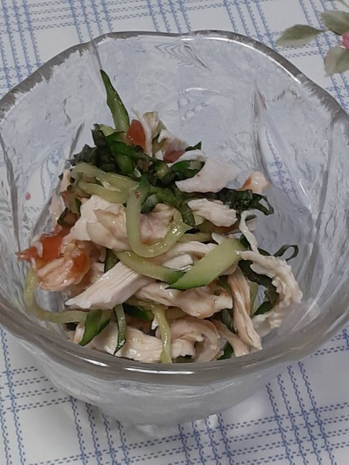 琴浦さんちの野菜畑🍅今回も料理に挑戦しました!1品目は、鶏挽肉を使ってハンバーグに!味付けのポイントはマヨネーズ!2品目 琴浦さんちの野菜畑🍅今回も料理に挑戦しました!1品目は、鶏挽肉を使ってハンバーグに!味付けのポイントはマヨネーズ!2品目