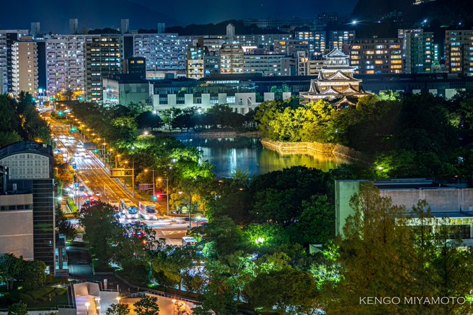 おりづるタワーから見下ろす、夜の広島城🏯✨君の名は。のモデルの基町高校も✨#原爆の日 #平和 #Hiroshima #平 おりづるタワーから見下ろす、夜の広島城🏯✨君の名は。のモデルの基町高校も✨#原爆の日 #平和 #Hiroshima #平