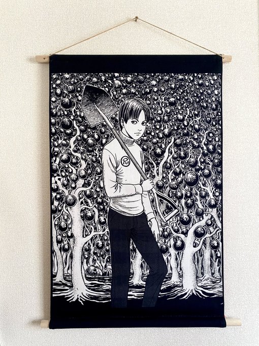 【#血玉樹園 -押切異談-】#伊藤潤二 先生が今回のために描き下ろした特別商品。厚手のキャンバス地に細部までプリントされ 【#血玉樹園 -押切異談-】#伊藤潤二 先生が今回のために描き下ろした特別商品。厚手のキャンバス地に細部までプリントされ
