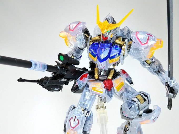 MG バルバトス完成!クリア外装は久しぶりだったけど涼しげでこの時期にピッタリ。塗装の手間もかからず手軽にキレイに仕上が MG バルバトス完成!クリア外装は久しぶりだったけど涼しげでこの時期にピッタリ。塗装の手間もかからず手軽にキレイに仕上が