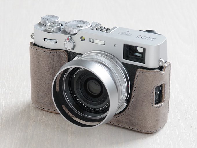 ユリシーズ、「FUJIFILM X100V」専用のボディースーツ カメラ保護とホールディング向上 イタリアンレザー採用の ユリシーズ、「FUJIFILM X100V」専用のボディースーツ カメラ保護とホールディング向上 イタリアンレザー採用の