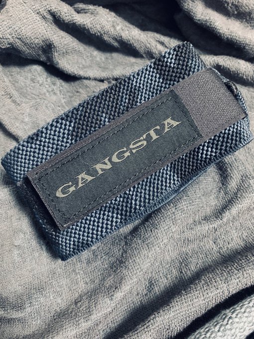 新しくリストラップ買っちゃった🤣スリングショットのギャングスタ リストラップ🤗(黒カモ)こいつ、腕の加圧ベルト的にも使う 新しくリストラップ買っちゃった🤣スリングショットのギャングスタ リストラップ🤗(黒カモ)こいつ、腕の加圧ベルト的にも使う