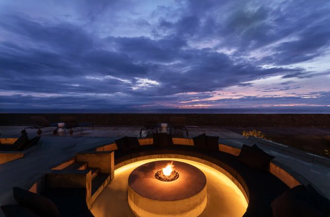 カモメのように自由にスローに過ごせる「KAMOME SLOW HOTEL」のご予約はこちらから👇プールサイドやお部屋から カモメのように自由にスローに過ごせる「KAMOME SLOW HOTEL」のご予約はこちらから👇プールサイドやお部屋から