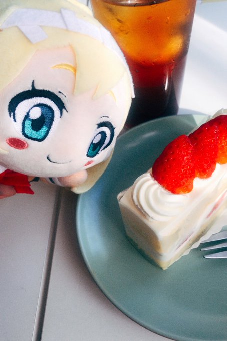 よるの乳歯も抜けたしリオンちゃんはお誕生日だしおめでたいね🐟#ひなろじ#まるとよる よるの乳歯も抜けたしリオンちゃんはお誕生日だしおめでたいね🐟#ひなろじ#まるとよる