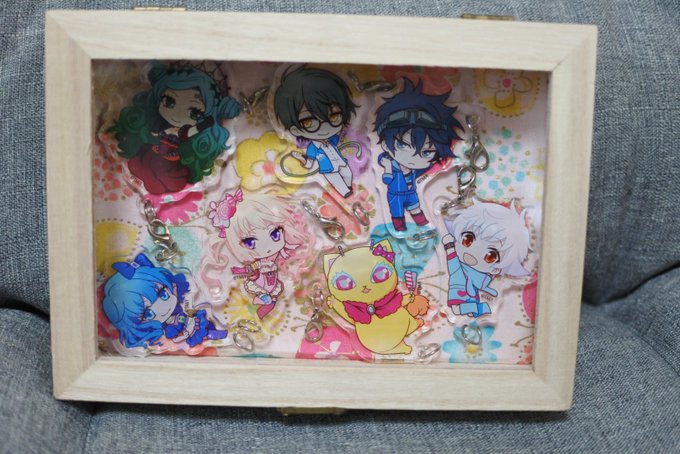 カーニヴァルのグッズをええ感じに飾り付けてみました。 カーニヴァルのグッズをええ感じに飾り付けてみました。