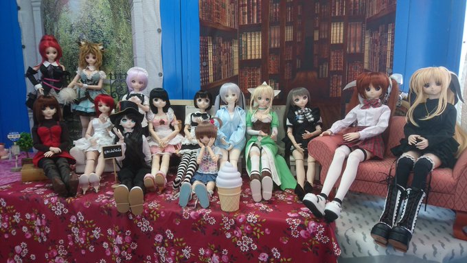 今日はうちの娘達全員、nsdollcafeに連れてきたよ🎵ニャル子「お父さんえらい‼️」看板娘ミク「皆さん、ご来店ありが 今日はうちの娘達全員、nsdollcafeに連れてきたよ🎵ニャル子「お父さんえらい‼️」看板娘ミク「皆さん、ご来店ありが