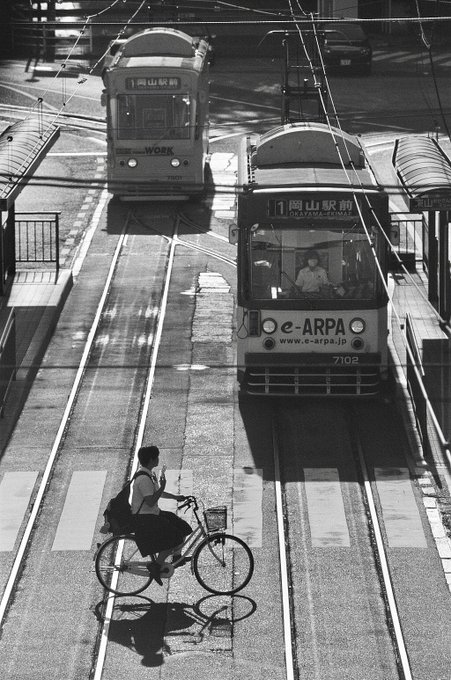 路面電車は良い、大好き。お隣の岡山市に、路面電車が走っているのが本当に嬉しい。時折、仕事中に休み取って、路面電車の写真を 路面電車は良い、大好き。お隣の岡山市に、路面電車が走っているのが本当に嬉しい。時折、仕事中に休み取って、路面電車の写真を