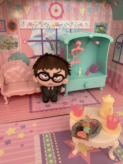 娘ちゃんがリカちゃんのお家が欲しいっていうのでわたしがドール遊びように隠し持ってたリルリルフェアリルちゃんのお家を出して 娘ちゃんがリカちゃんのお家が欲しいっていうのでわたしがドール遊びように隠し持ってたリルリルフェアリルちゃんのお家を出して