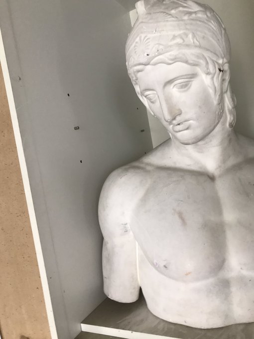 12 マルスくんオリュンポス十二神の一人でギリシャ名はアレス。「武勇」「男性」「火星」の象徴とされており、性別記号の♂ 12 マルスくんオリュンポス十二神の一人でギリシャ名はアレス。「武勇」「男性」「火星」の象徴とされており、性別記号の♂
