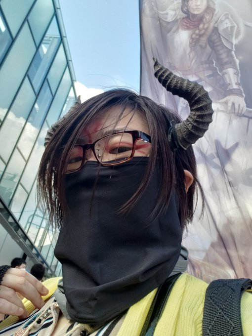 ありがとうございます!お外のファンタジーの造形イベントで、こんな具合です。雰囲気だけでも人外さんに。いつもは、白塗りベ ありがとうございます!お外のファンタジーの造形イベントで、こんな具合です。雰囲気だけでも人外さんに。いつもは、白塗りベ