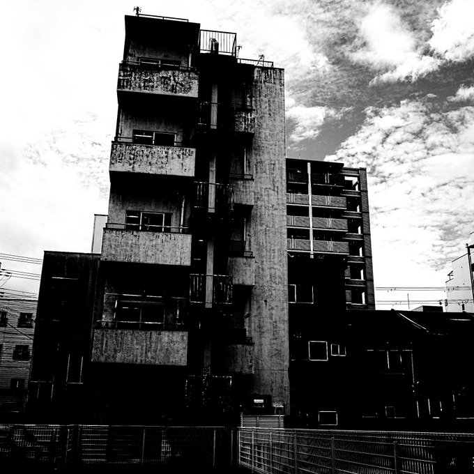 『視線-20200913-』#モノクローム #白黒写真#スクエアフォーマット#スナップ写真 #スナップ #ストリートス 『視線-20200913-』#モノクローム #白黒写真#スクエアフォーマット#スナップ写真 #スナップ #ストリートス