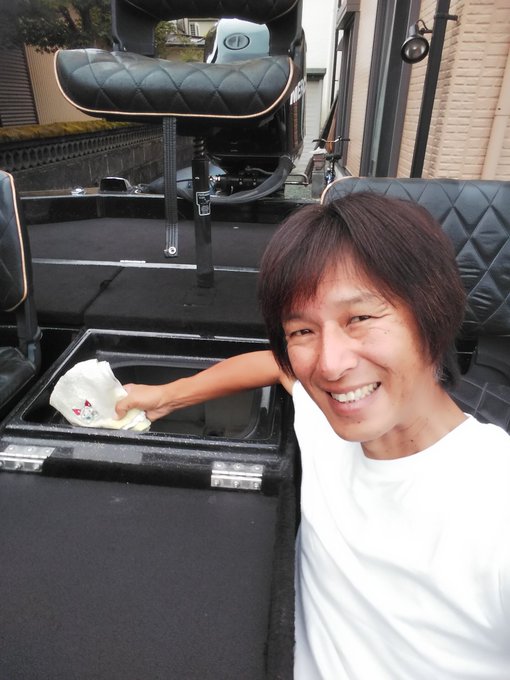 先週末は長野県の野尻湖で試合でした🎣今日はトレーラーと船底、ライブウェルを洗浄し、乾燥させました😄コイヘルペスウイルスの 先週末は長野県の野尻湖で試合でした🎣今日はトレーラーと船底、ライブウェルを洗浄し、乾燥させました😄コイヘルペスウイルスの