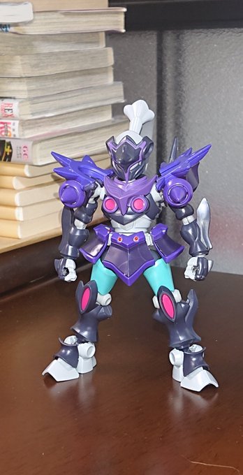 ビフォーアフター。ものすごくトゲトゲになりました(^_^)#ダンボール戦機 ビフォーアフター。ものすごくトゲトゲになりました(^_^)#ダンボール戦機
