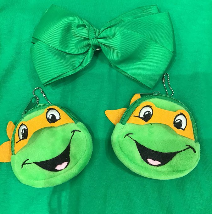 🐢商品紹介🐢ミュータントタートルズ×サンキューマートコラボ商品よりダイカットポーチのご紹介です💚ミケランジェロの可愛いデ 🐢商品紹介🐢ミュータントタートルズ×サンキューマートコラボ商品よりダイカットポーチのご紹介です💚ミケランジェロの可愛いデ