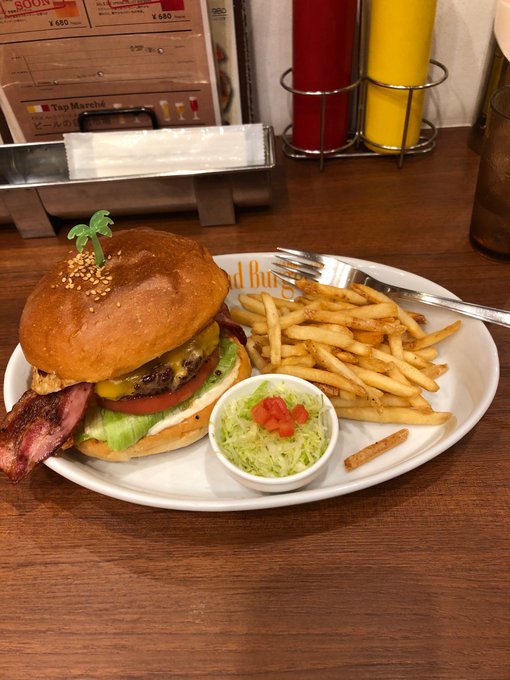 皆に内緒で、こっそりグルメバーガー♪美味い!#island burger 皆に内緒で、こっそりグルメバーガー♪美味い!#island burger