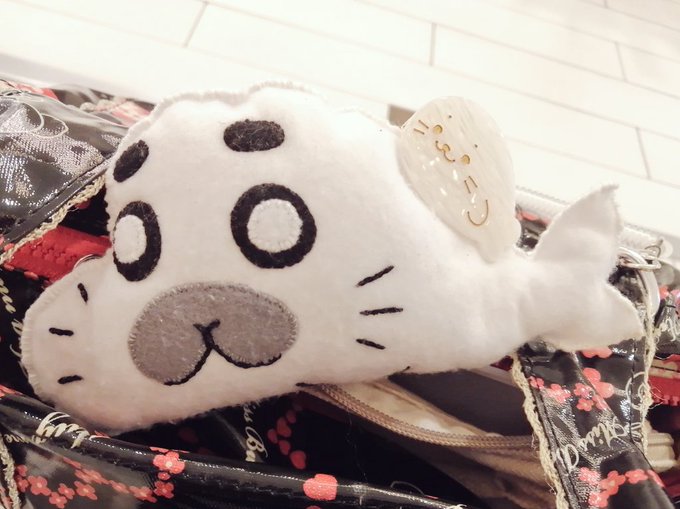 今日はこのゴマちゃんを作ってくれた前職場の仲良しのパートさんとランチするのだ(*^^*)なのでゴマちゃんも少しだけ、おめ 今日はこのゴマちゃんを作ってくれた前職場の仲良しのパートさんとランチするのだ(*^^*)なのでゴマちゃんも少しだけ、おめ