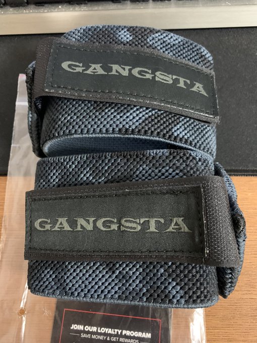 スリングショットのギャングスタ リストラップが届いた。今回は90cmじゃなくて60cmの方。鬼のリストラップと違って未だ スリングショットのギャングスタ リストラップが届いた。今回は90cmじゃなくて60cmの方。鬼のリストラップと違って未だ