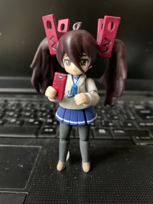 やっと完成したぜ…ツインテはボールジョイントなのでモサァも再現できます(`・ω・´)あんこさんと言えばスマホなのでスマホ やっと完成したぜ…ツインテはボールジョイントなのでモサァも再現できます(`・ω・´)あんこさんと言えばスマホなのでスマホ