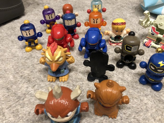 あとは最初期のボンバーマンと魔法陣グルグルセット。バトル化する以前によく遊んでたな😃 あとは最初期のボンバーマンと魔法陣グルグルセット。バトル化する以前によく遊んでたな😃