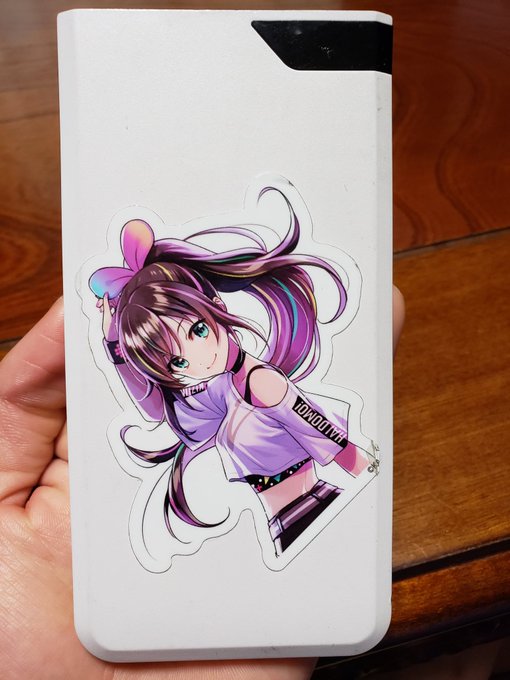 A.I.Party2019時に会場近くで買ったモバイルバッテリー!ハロワとアイパのステッカーでアイちゃん仕様にして今でも A.I.Party2019時に会場近くで買ったモバイルバッテリー!ハロワとアイパのステッカーでアイちゃん仕様にして今でも