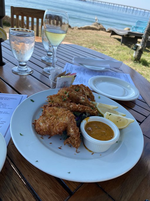 Lunch date was Devine 🥰#coconutshrimp #clubsand #mangosalad Lunch date was Devine 🥰#coconutshrimp #clubsand #mangosalad