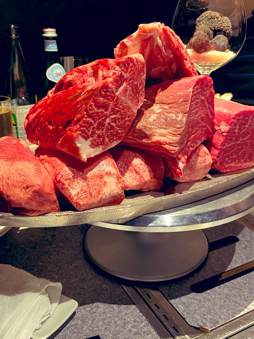 おはようございます🙇♂️GTOの鬼塚先生やトネガワさんも来店したお店で、ゆづ肉※を食べたんですが、今でもお腹いっぱい😳 おはようございます🙇♂️GTOの鬼塚先生やトネガワさんも来店したお店で、ゆづ肉※を食べたんですが、今でもお腹いっぱい😳