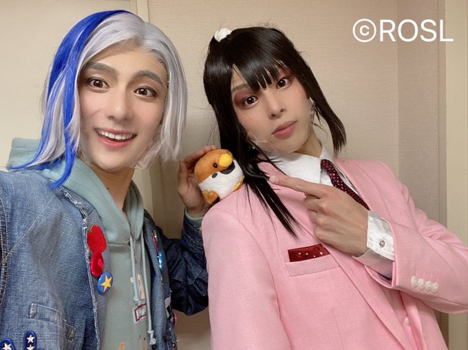 #ラブ米本日もありがとうございましたー!今日は雀鬼と平山ー!!肩に乗ってる雀可愛いすぎん?🐥明日はもう千秋楽です。早い! #ラブ米本日もありがとうございましたー!今日は雀鬼と平山ー!!肩に乗ってる雀可愛いすぎん?🐥明日はもう千秋楽です。早い!