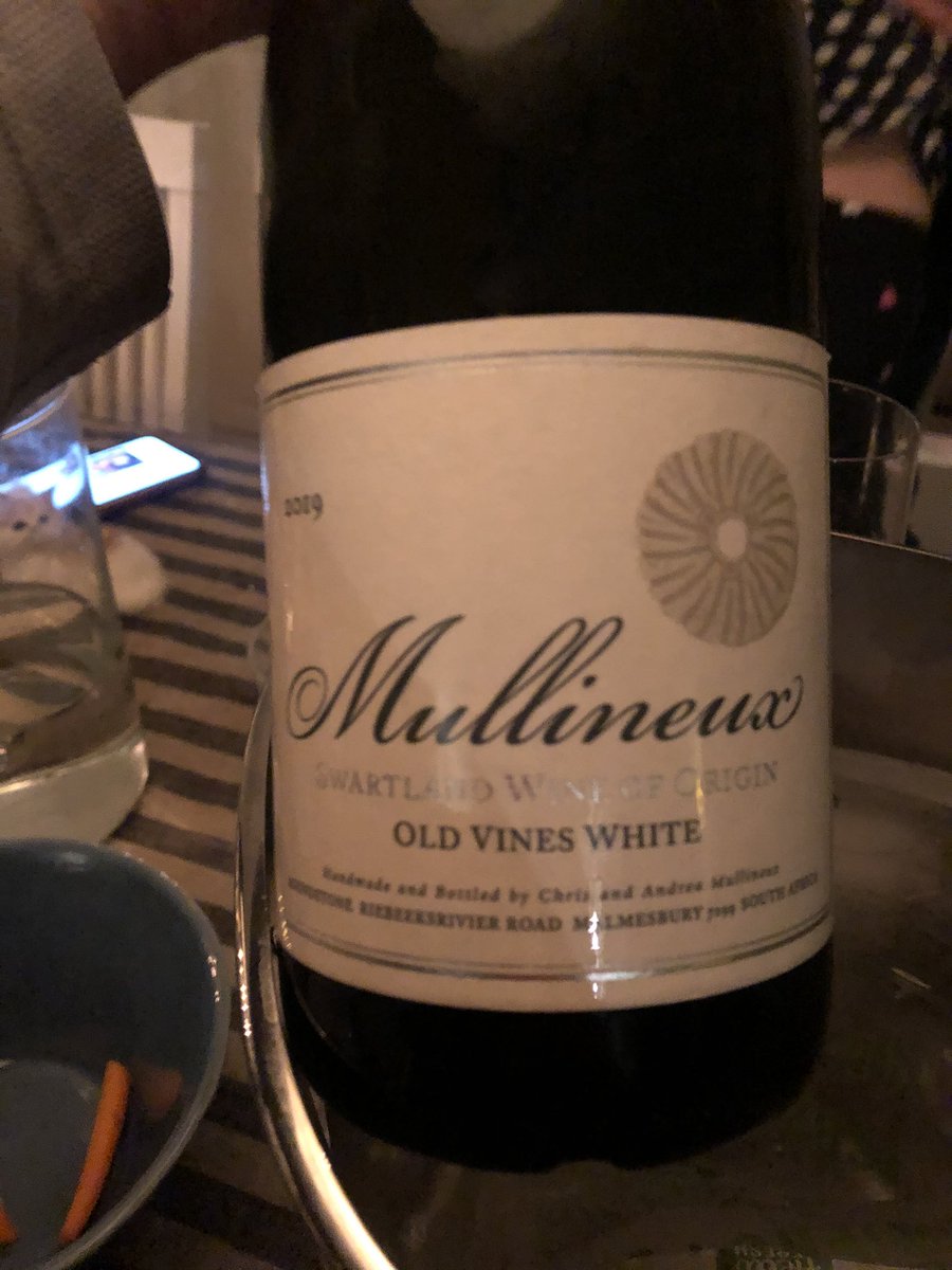 Ikväll dricker vi det sydafrikanska vinet Möllenöh!
Inte så tokigt. 